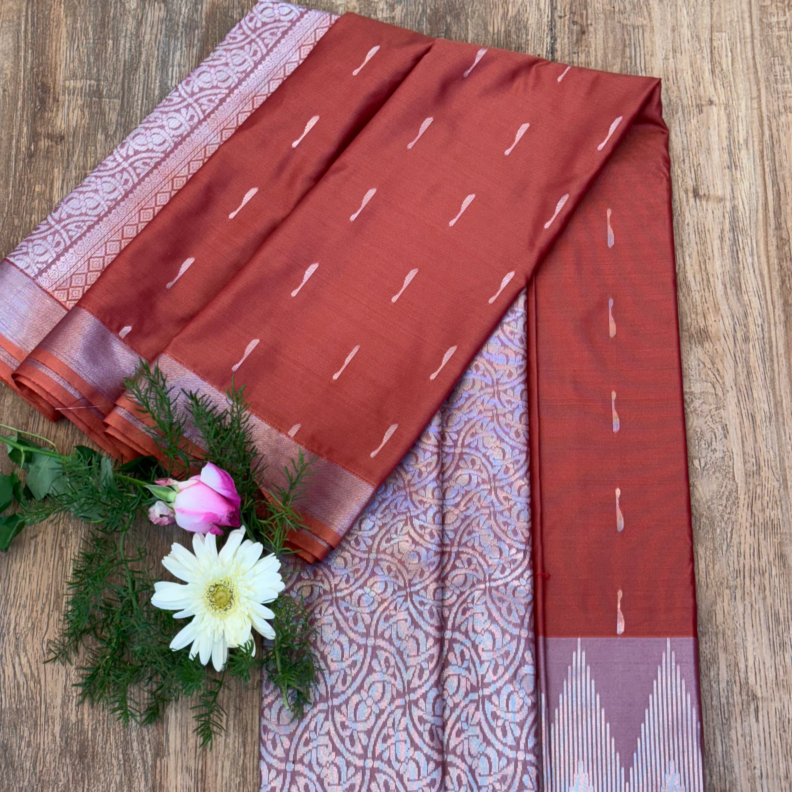 Elegant Kolam Pattu Saree – Traditional Silk Weaving | Festive Special Offer