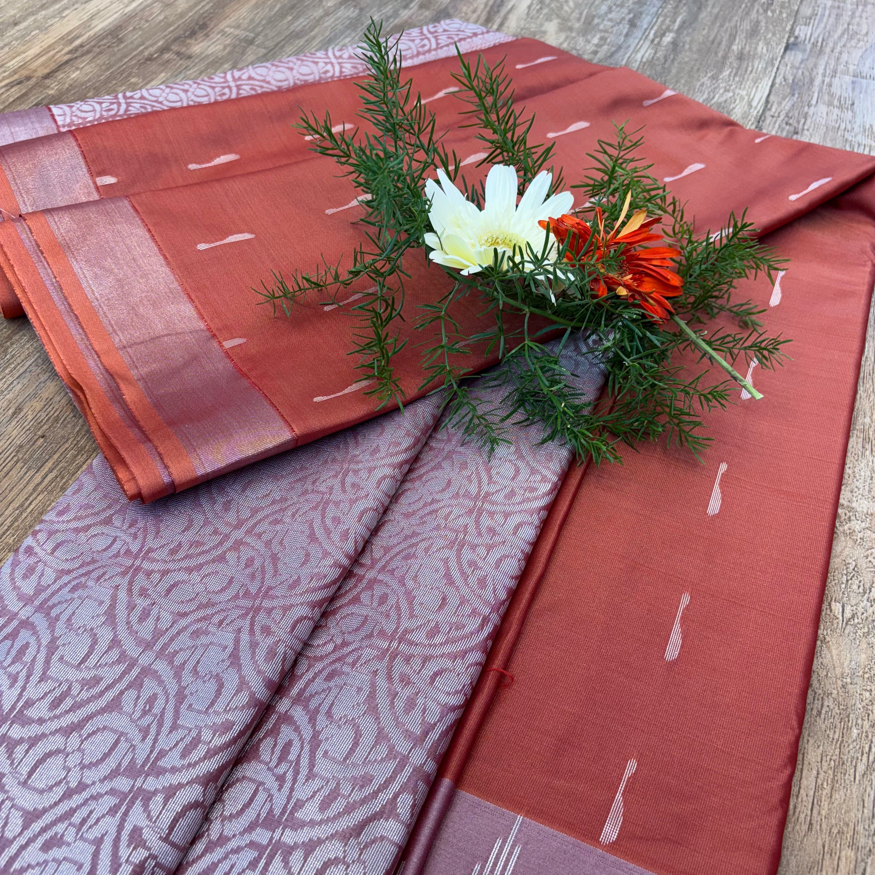 Elegant Kolam Pattu Saree – Traditional Silk Weaving | Festive Special Offer