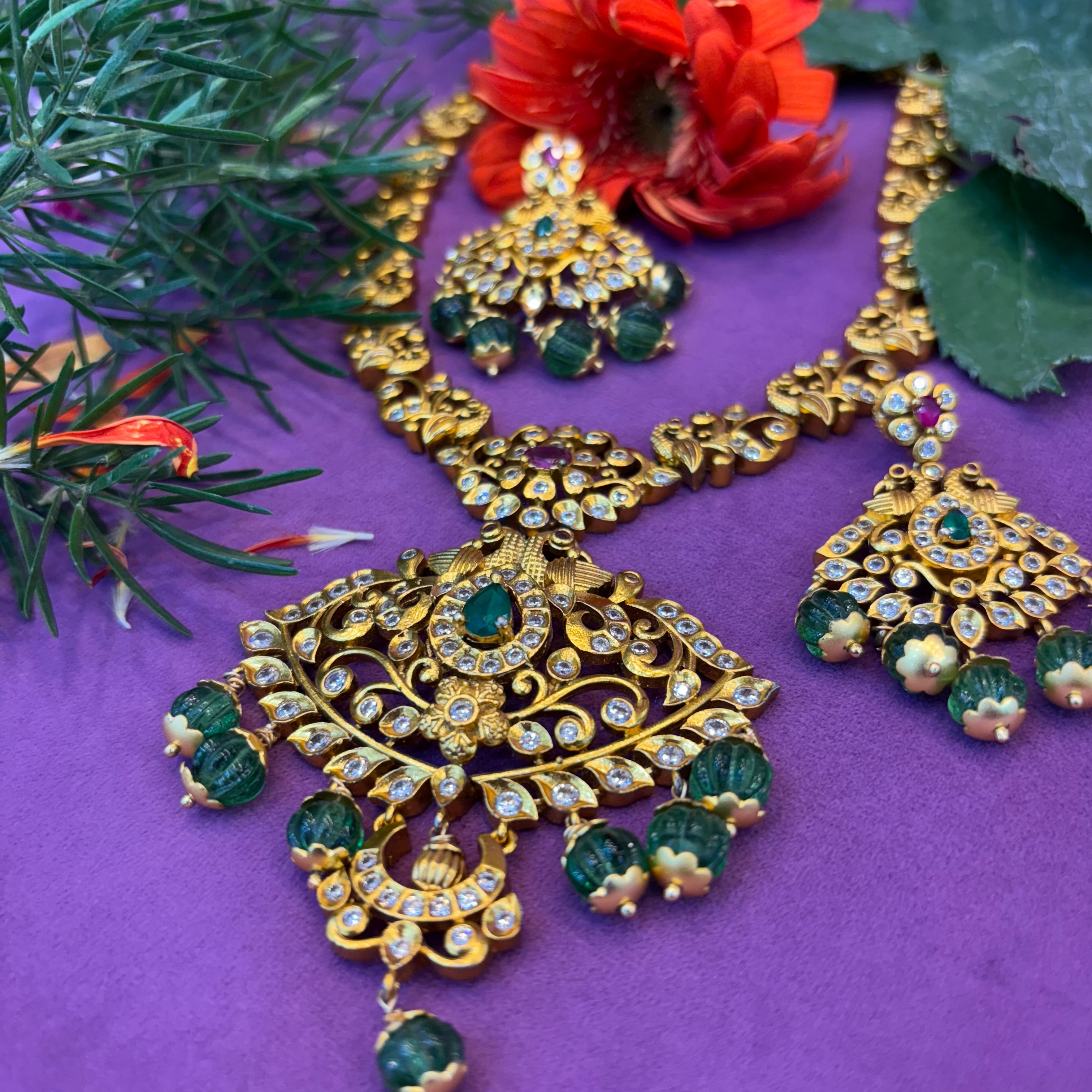 Mini neck set with earrings