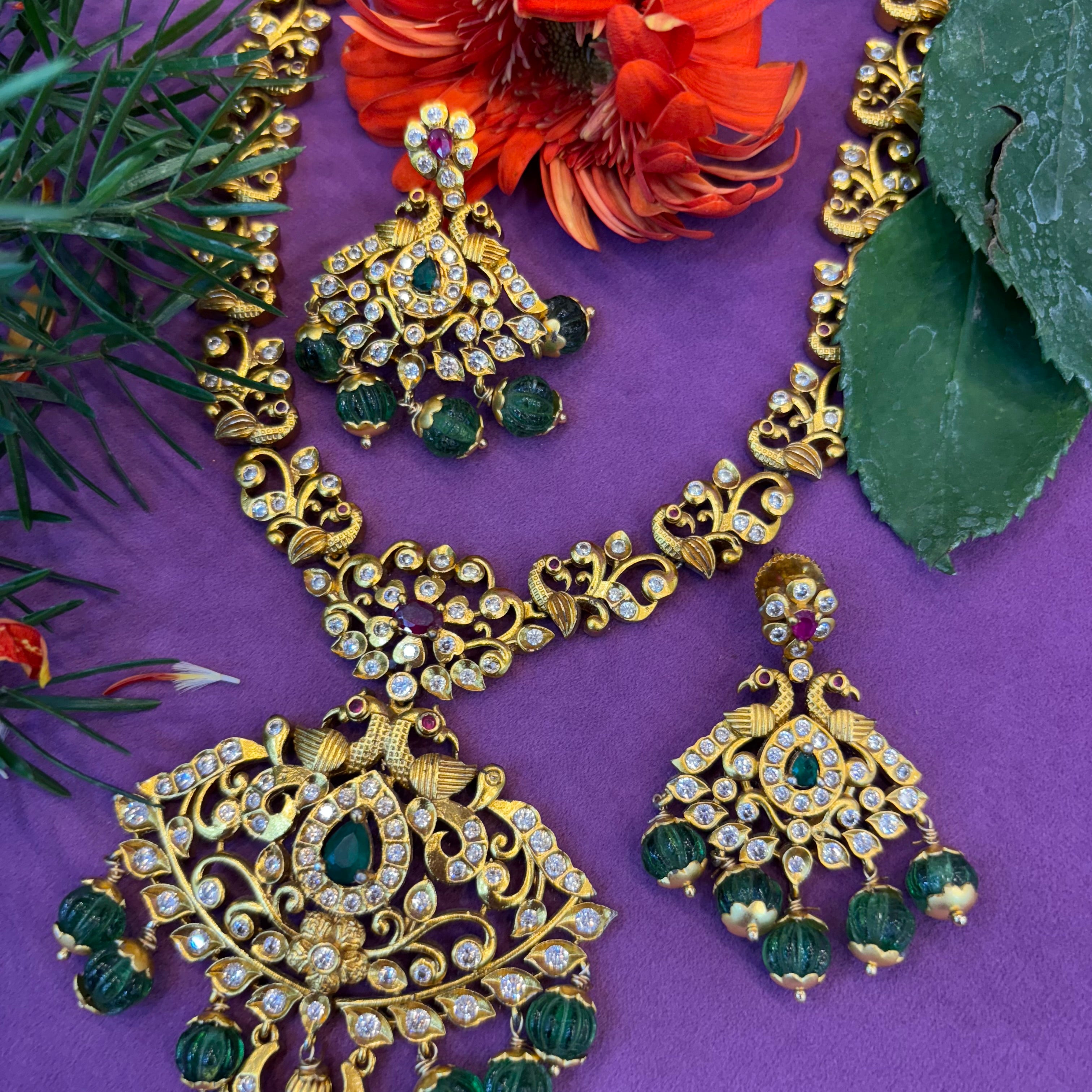 Mini neck set with earrings