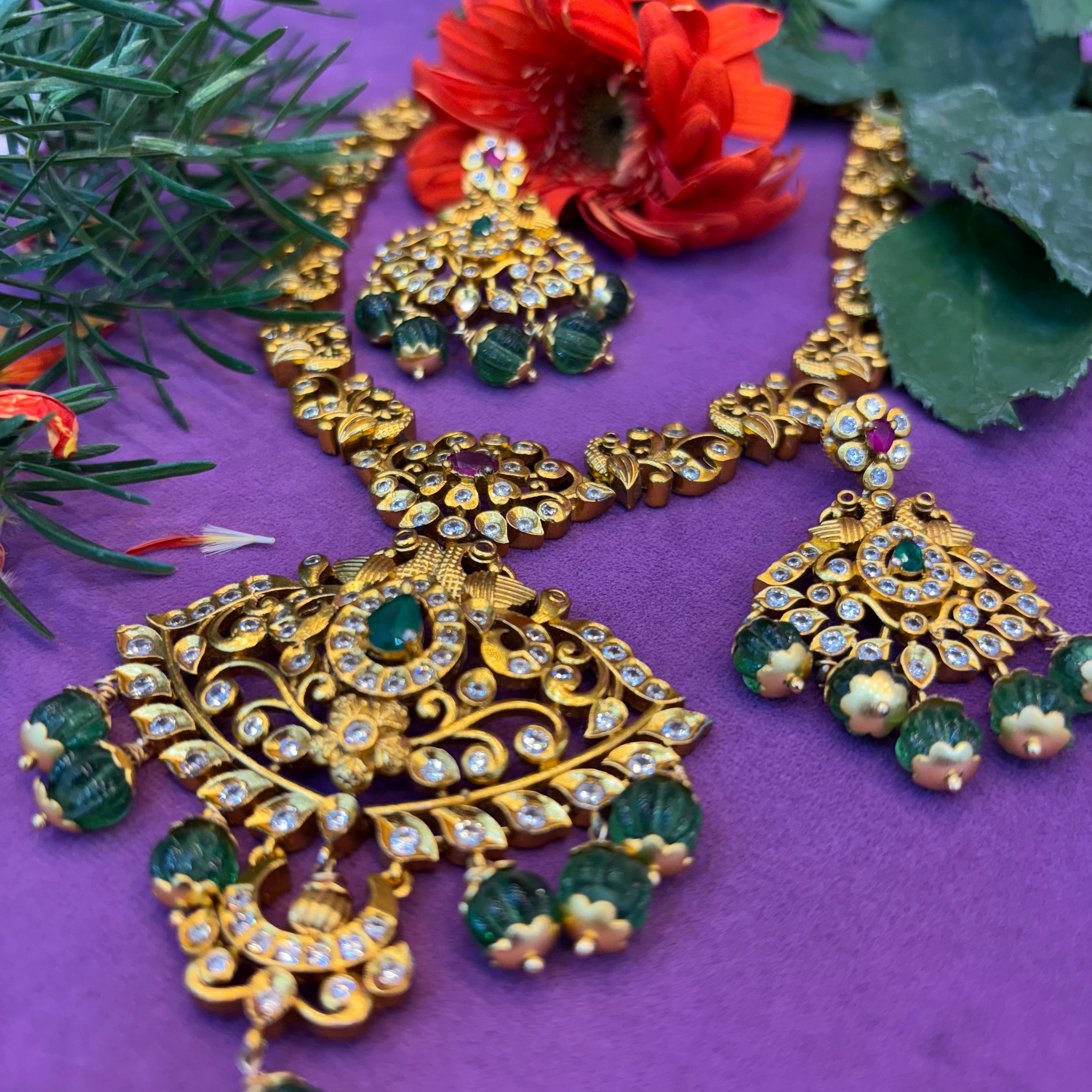 Mini neck set with earrings