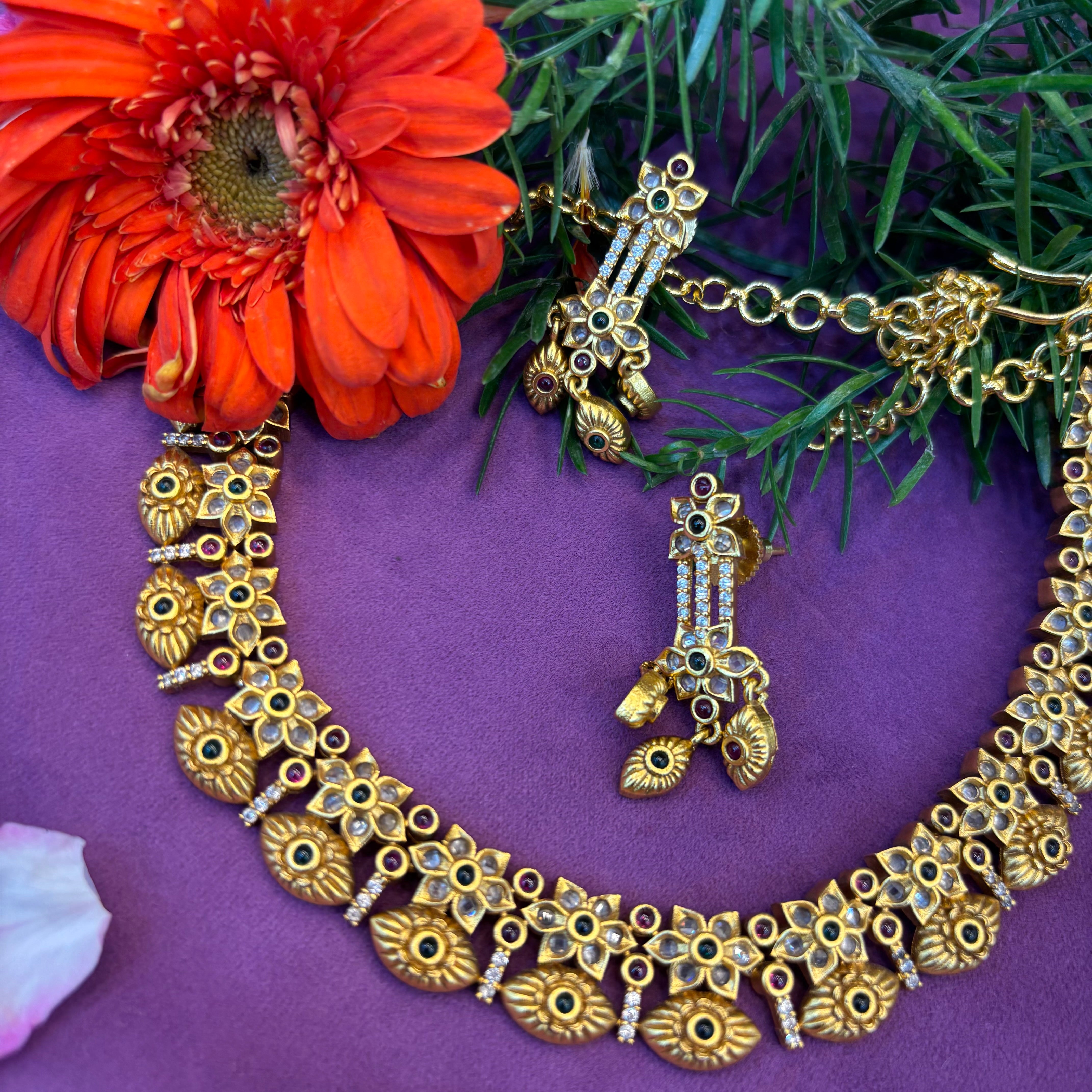 Beautiful neck set with earrings