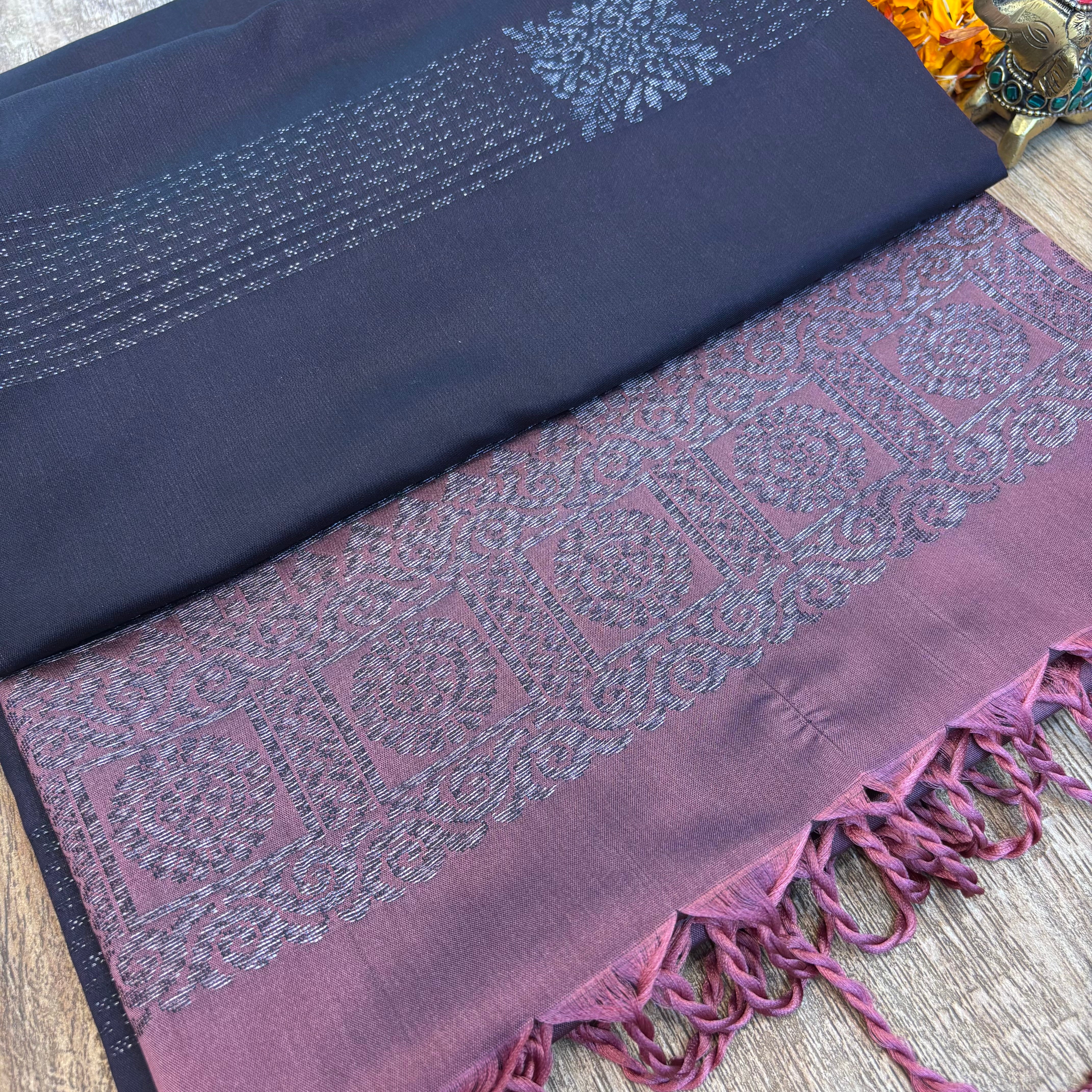 Muskut silk saree with contrast pallu & blouse