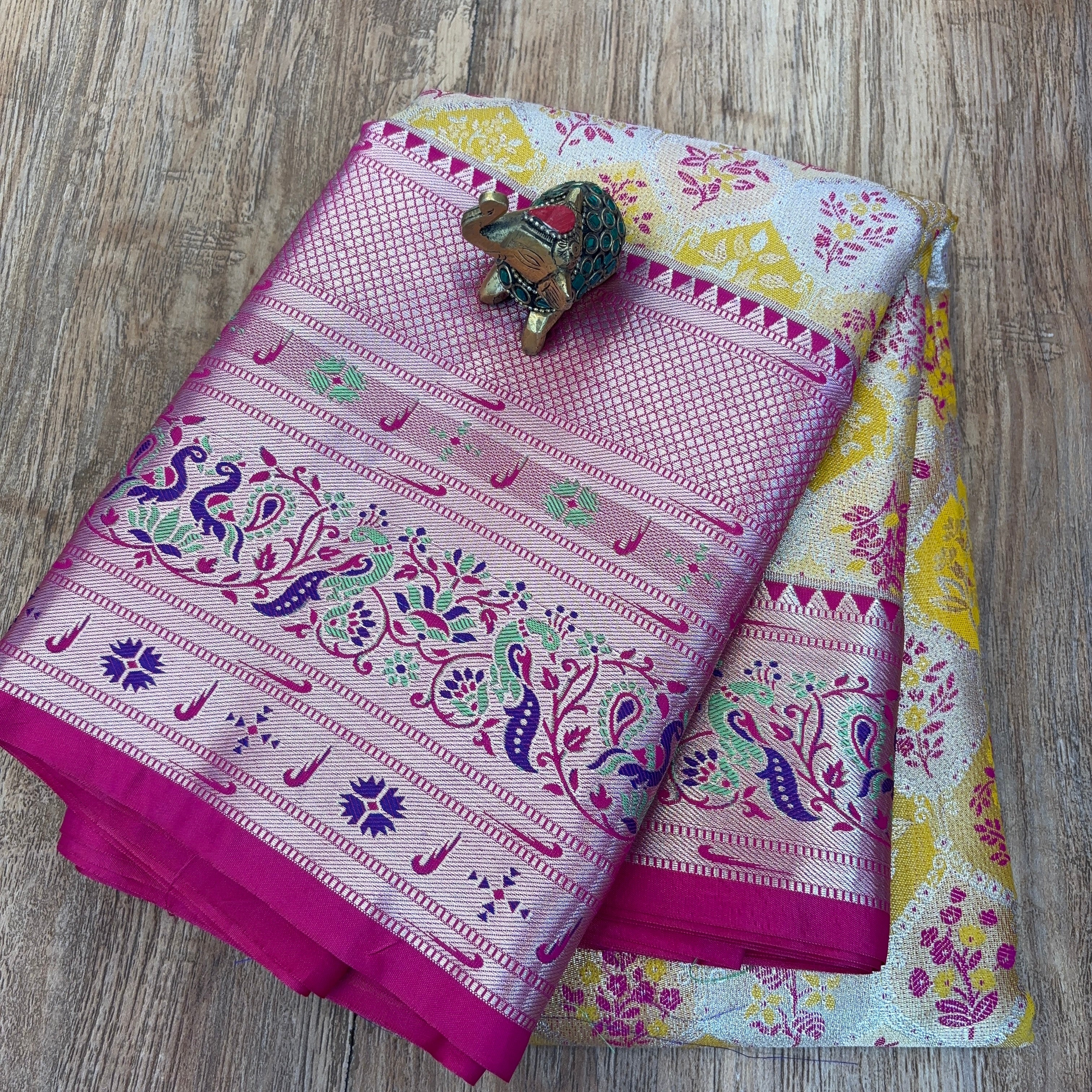 Kanchi padiya minakari pattu