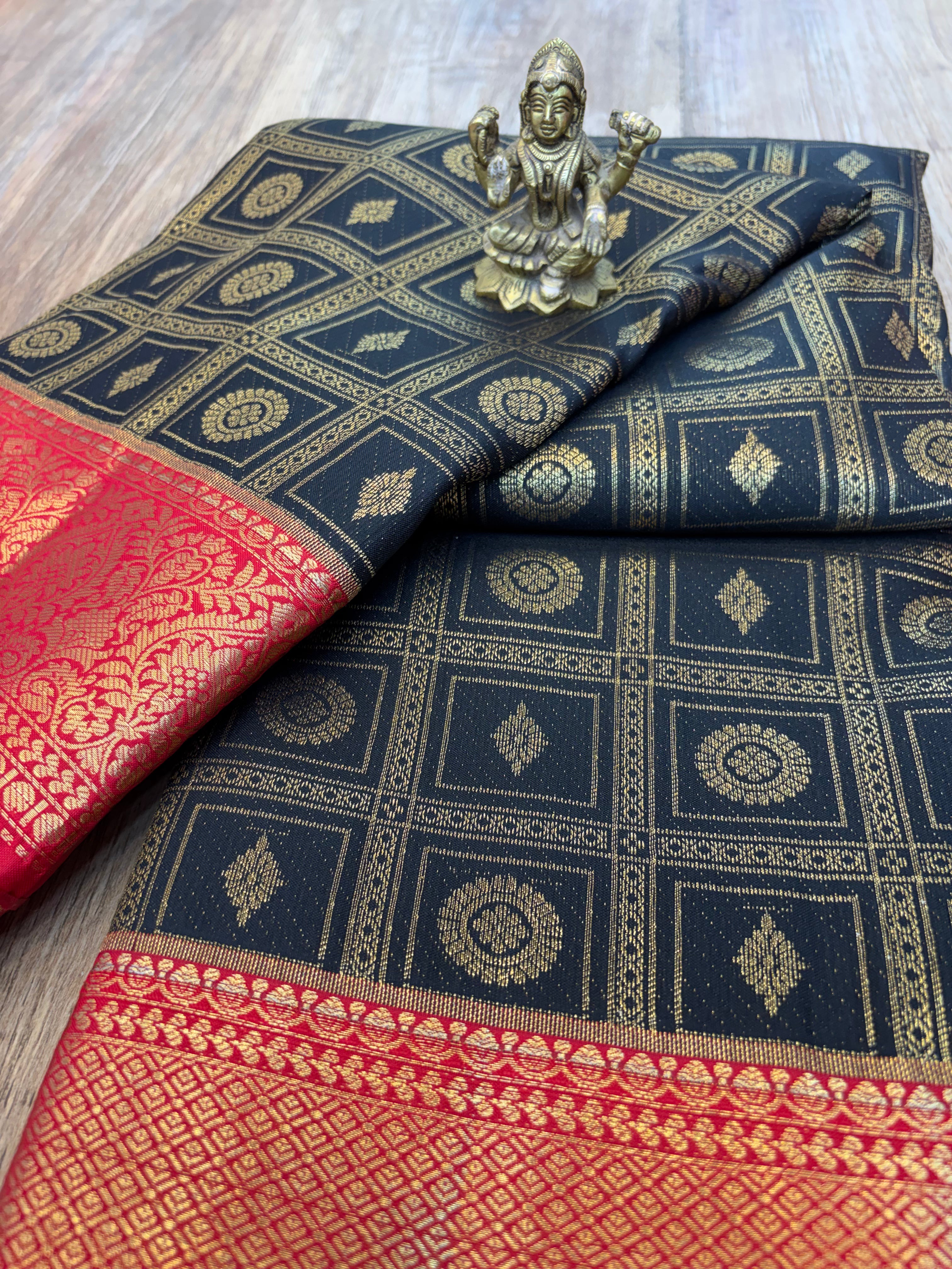 Kanchi Akshaya pattu
