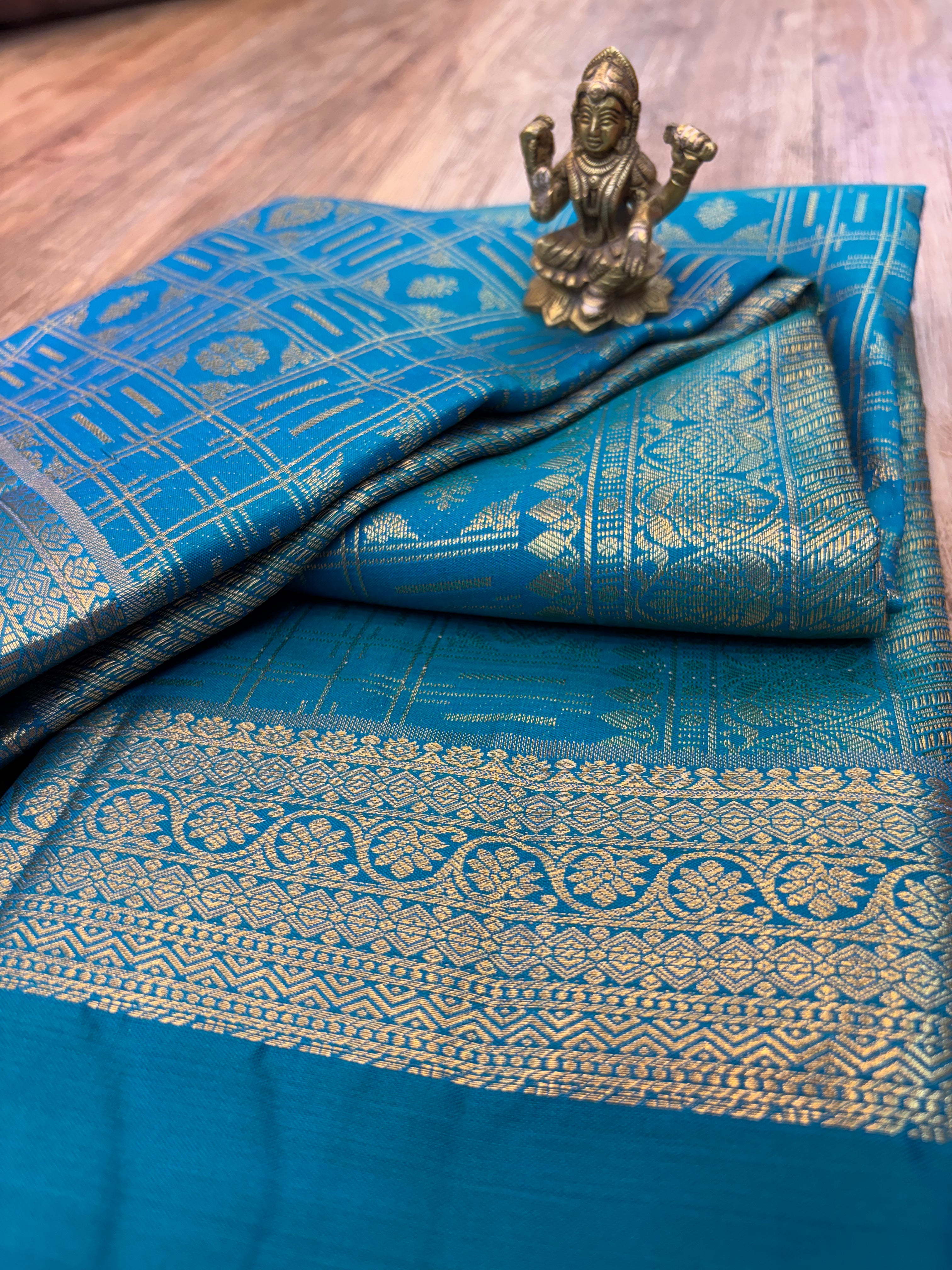 Kanchi Aavishkara pattu