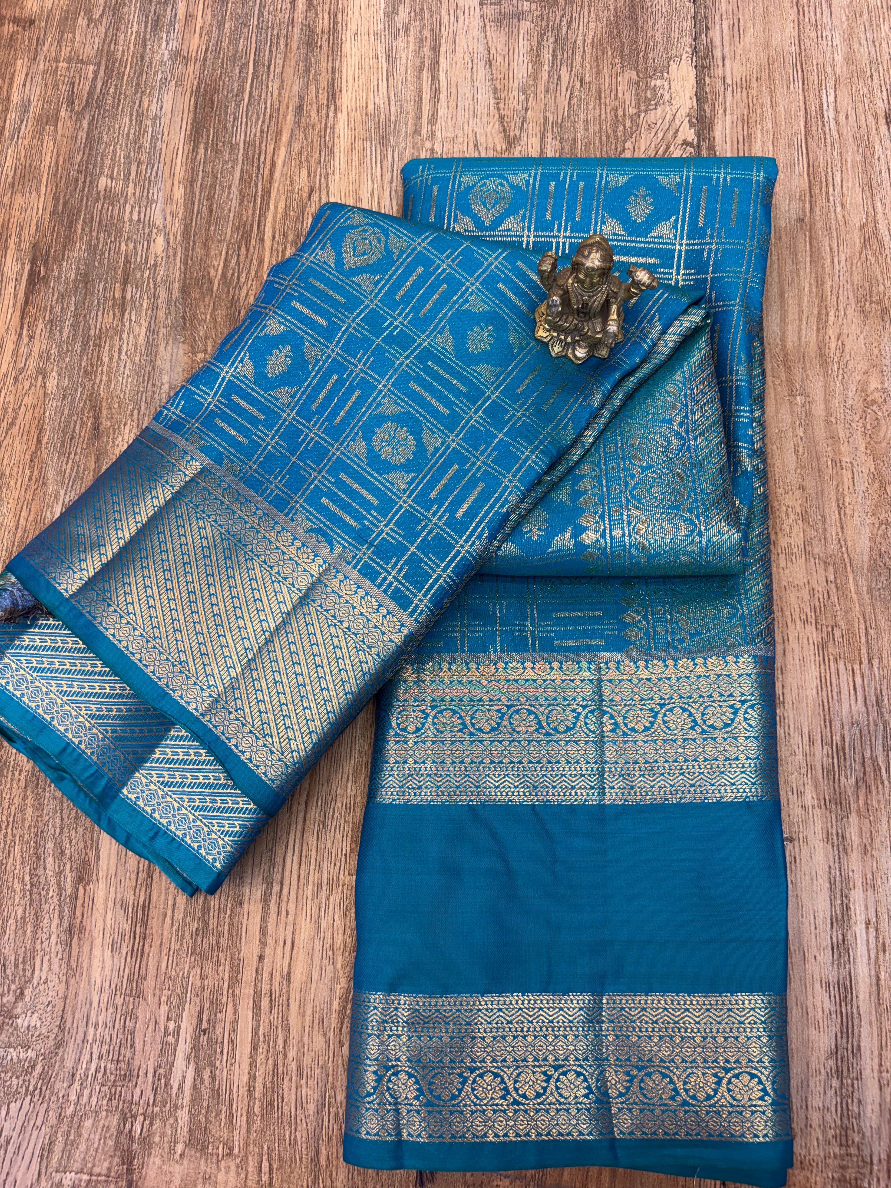 Kanchi Aavishkara pattu