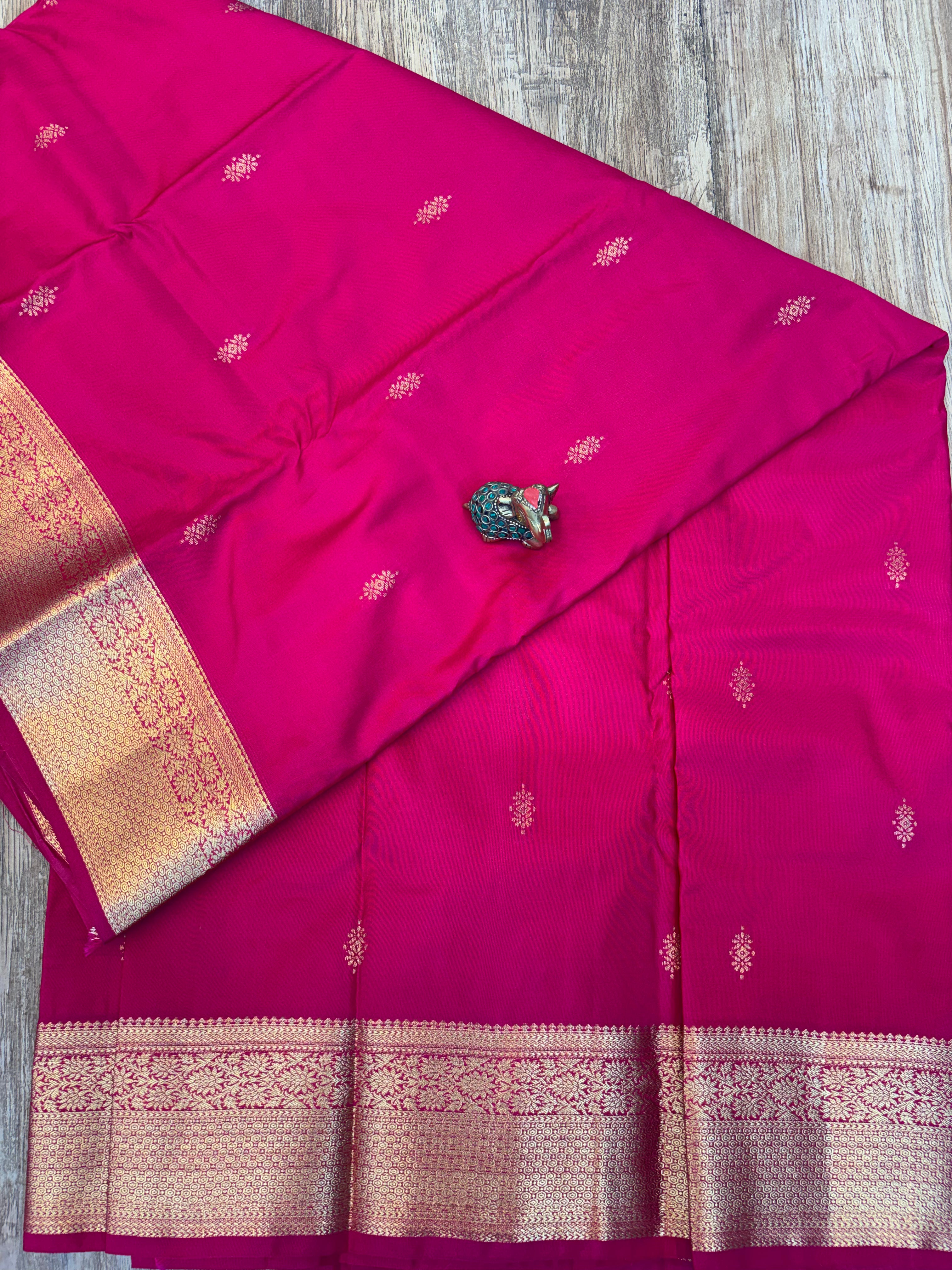 Lilly kanchi pattu